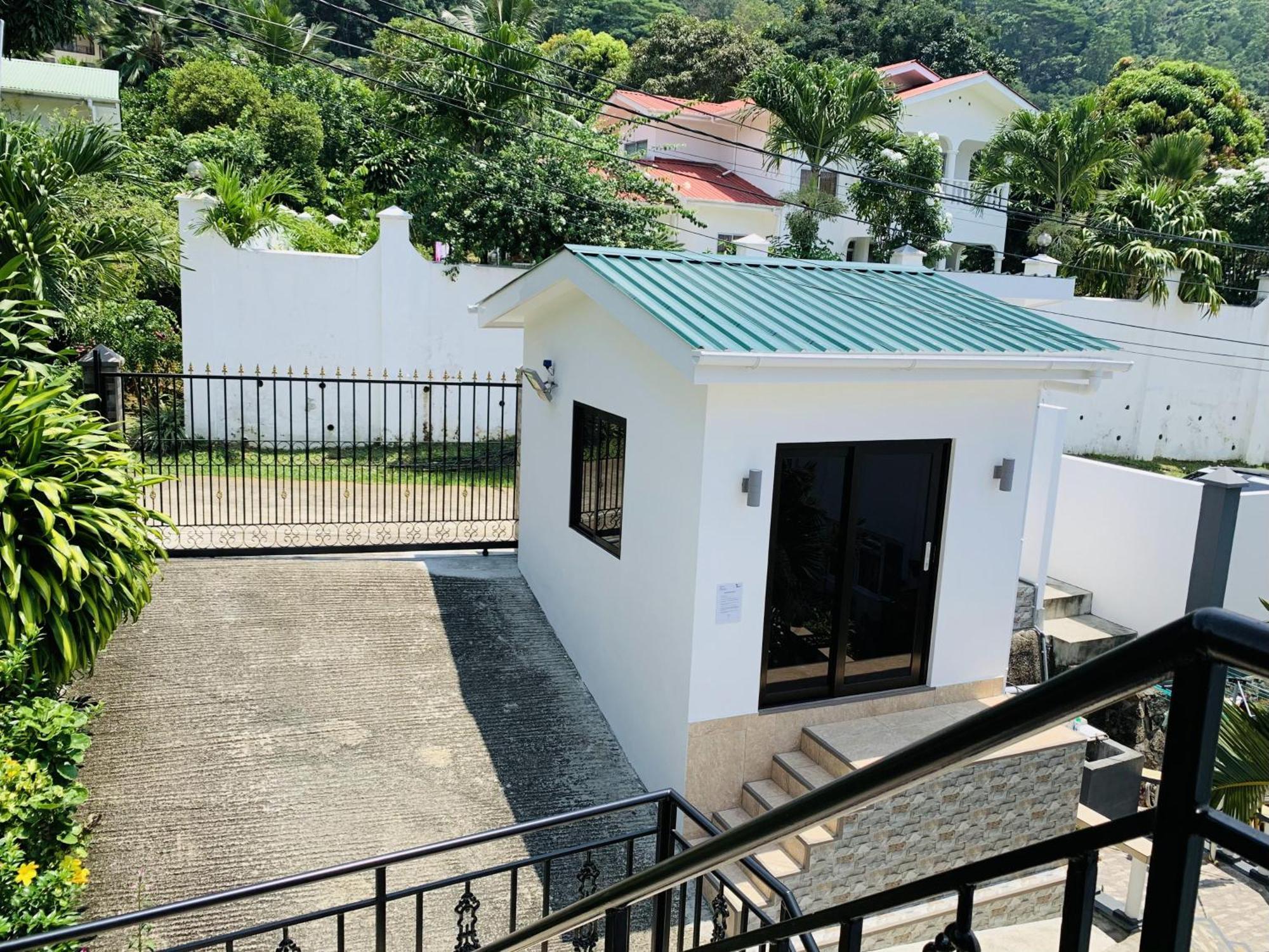 Oceanic View Apartments Vịnh Beau Vallon Ngoại thất bức ảnh